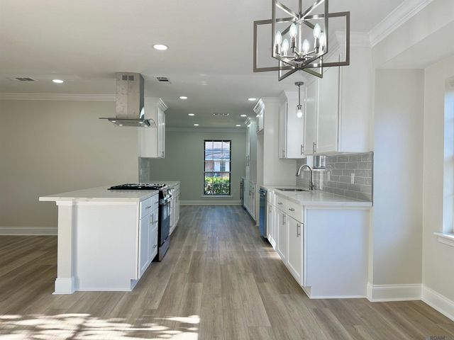 733 Chippenham Dr, Baton Rouge, LA 70808