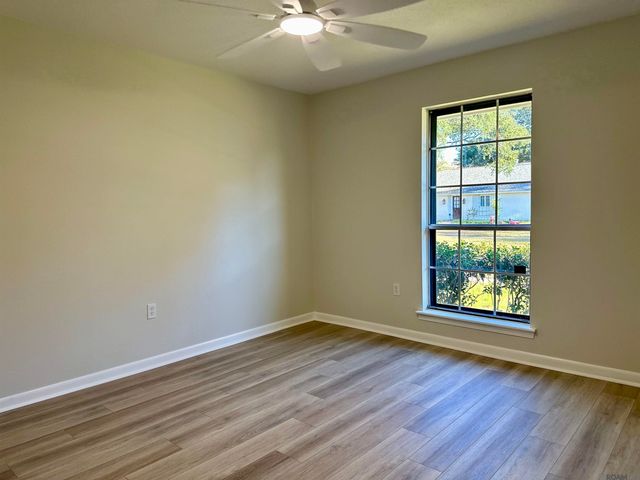 733 Chippenham Dr, Baton Rouge, LA 70808