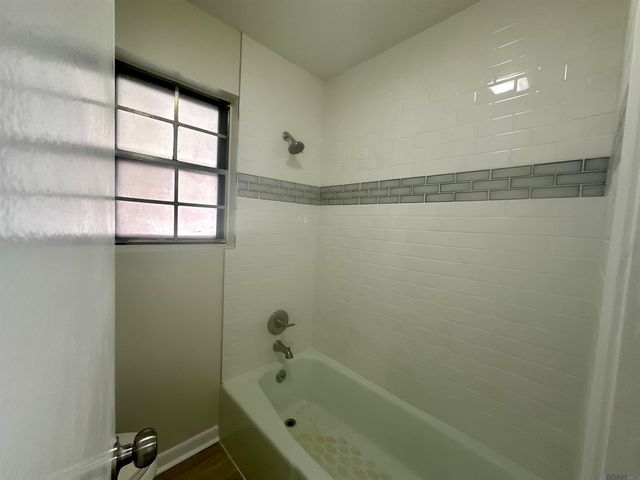 733 Chippenham Dr, Baton Rouge, LA 70808