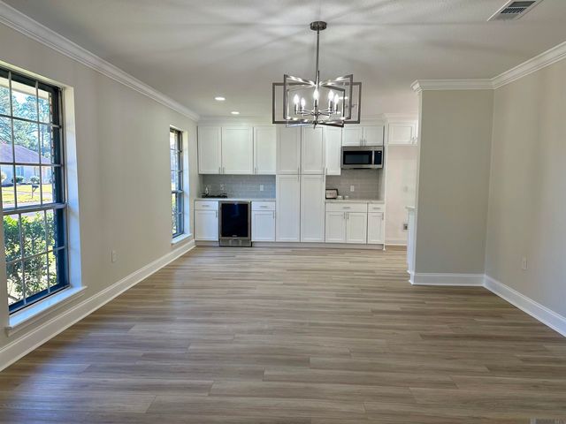 733 Chippenham Dr, Baton Rouge, LA 70808