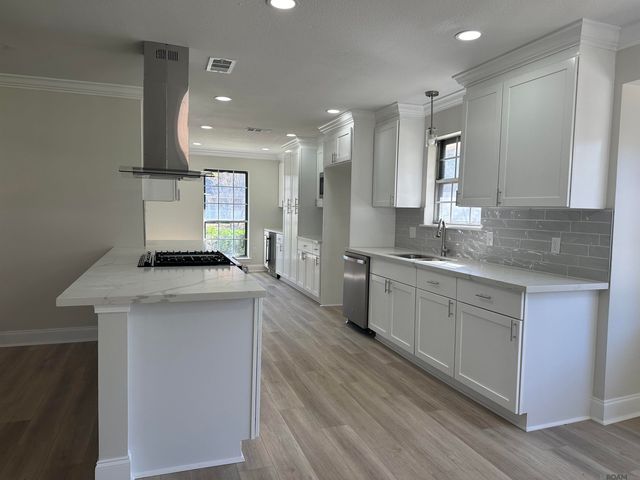 733 Chippenham Dr, Baton Rouge, LA 70808