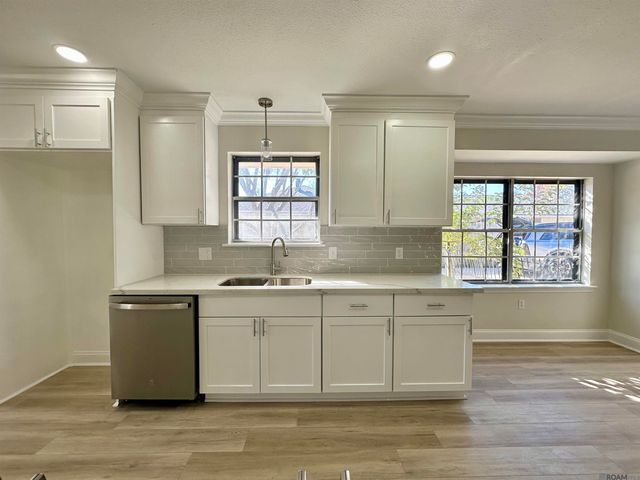 733 Chippenham Dr, Baton Rouge, LA 70808