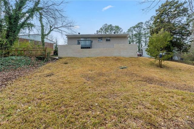 37 Delmoor NW Court, Atlanta, GA 30311