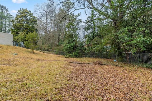 37 Delmoor NW Court, Atlanta, GA 30311