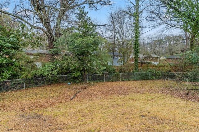 37 Delmoor NW Court, Atlanta, GA 30311