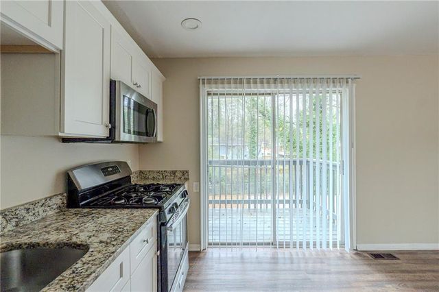 37 Delmoor NW Court, Atlanta, GA 30311