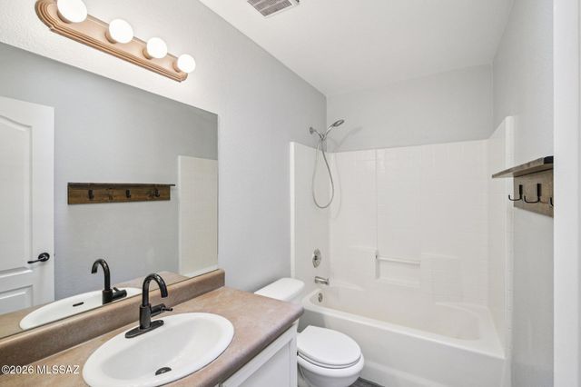 2395 W Silverbell Oasis Way, Tucson, AZ 85745