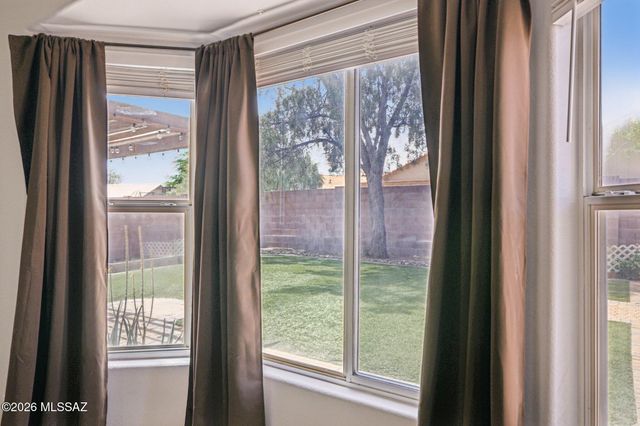 2395 W Silverbell Oasis Way, Tucson, AZ 85745