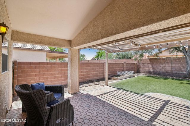 2395 W Silverbell Oasis Way, Tucson, AZ 85745