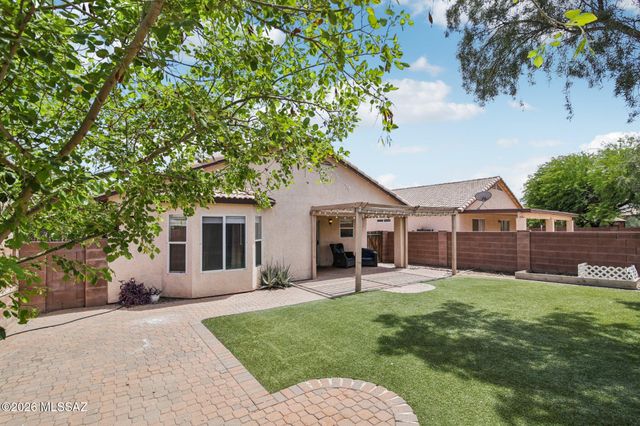 2395 W Silverbell Oasis Way, Tucson, AZ 85745