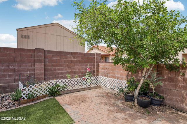 2395 W Silverbell Oasis Way, Tucson, AZ 85745