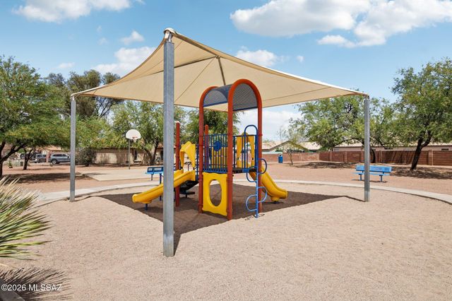 2395 W Silverbell Oasis Way, Tucson, AZ 85745