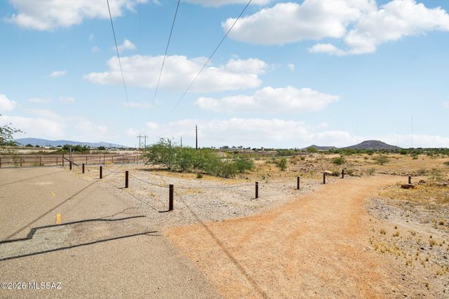 2395 W Silverbell Oasis Way, Tucson, AZ 85745