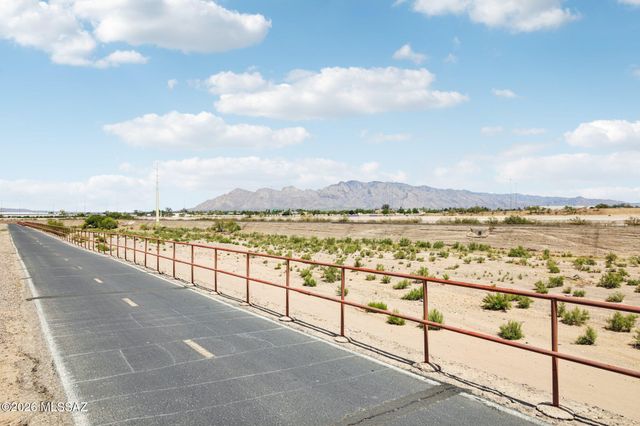 2395 W Silverbell Oasis Way, Tucson, AZ 85745