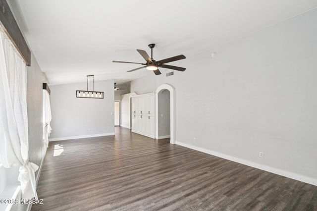 2395 W Silverbell Oasis Way, Tucson, AZ 85745