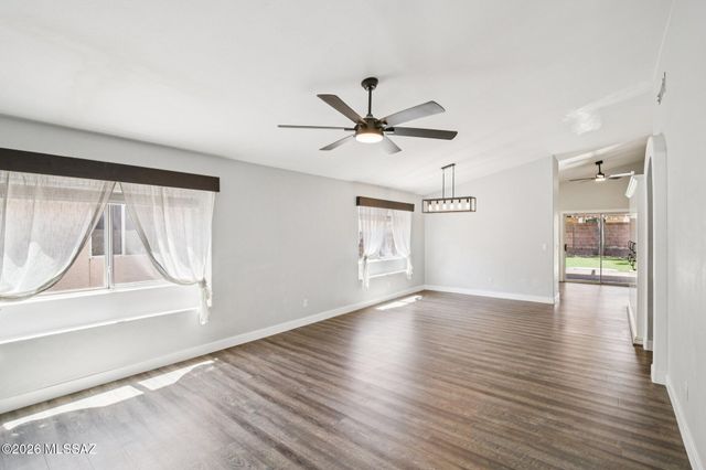 2395 W Silverbell Oasis Way, Tucson, AZ 85745