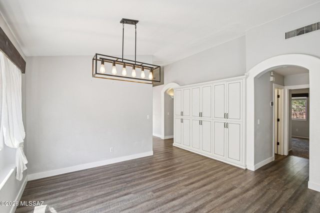 2395 W Silverbell Oasis Way, Tucson, AZ 85745