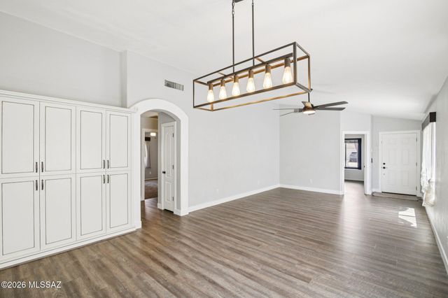 2395 W Silverbell Oasis Way, Tucson, AZ 85745