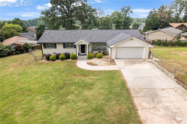 497 Dicks Court NW, Lilburn, GA 30047