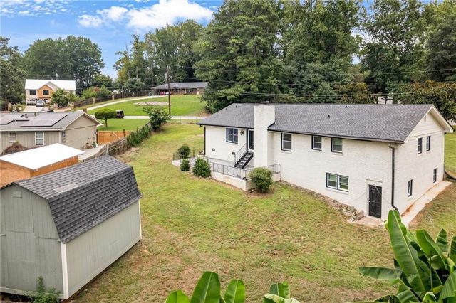 497 Dicks Court NW, Lilburn, GA 30047