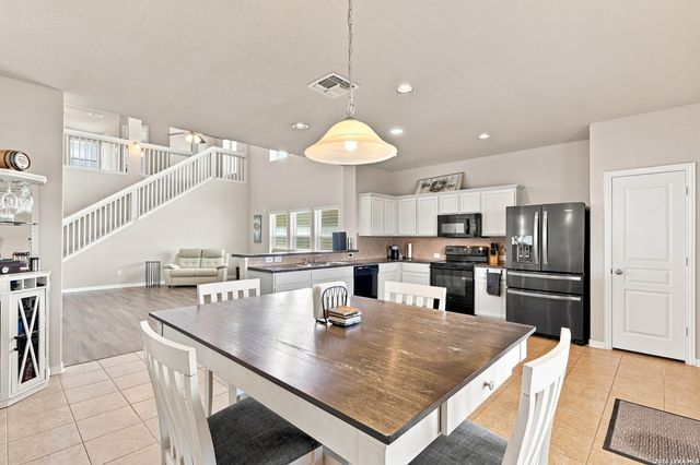 1842 Golden Maple, San Antonio, TX 78245