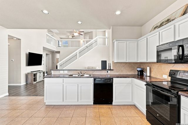 1842 Golden Maple, San Antonio, TX 78245