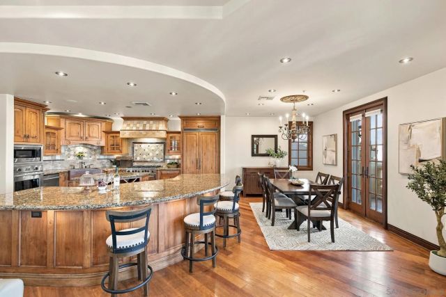 120 C Ave 202, Coronado, CA 92118