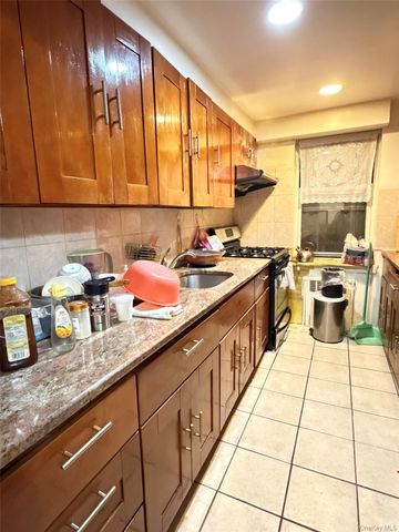 134-39 Blossom Ave 2G, Flushing, NY 11355