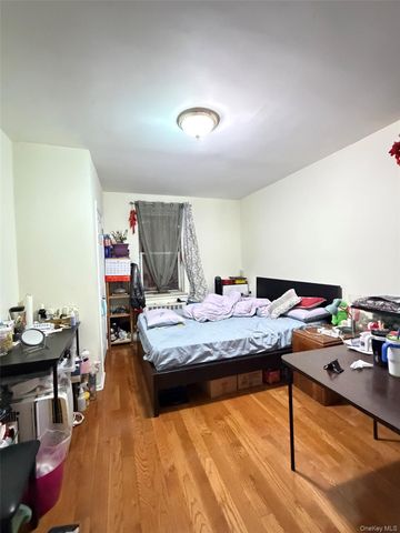 134-39 Blossom Ave 2G, Flushing, NY 11355