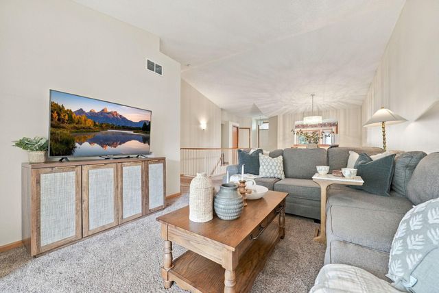 12822 Glen Court, Apple Valley, MN 55124