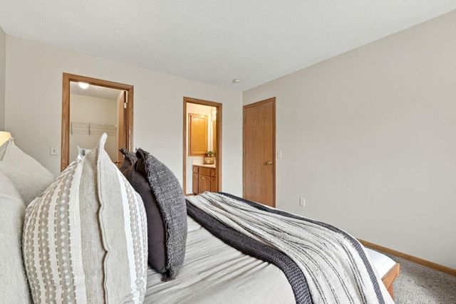 12822 Glen Court, Apple Valley, MN 55124