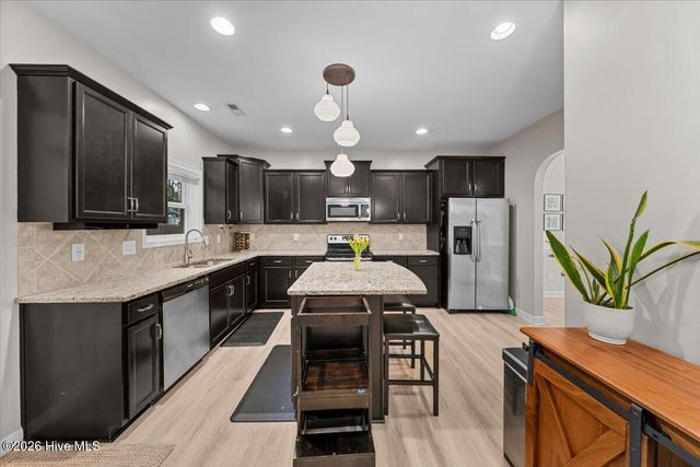 1130 Whitney Drive, Aberdeen, NC 28315