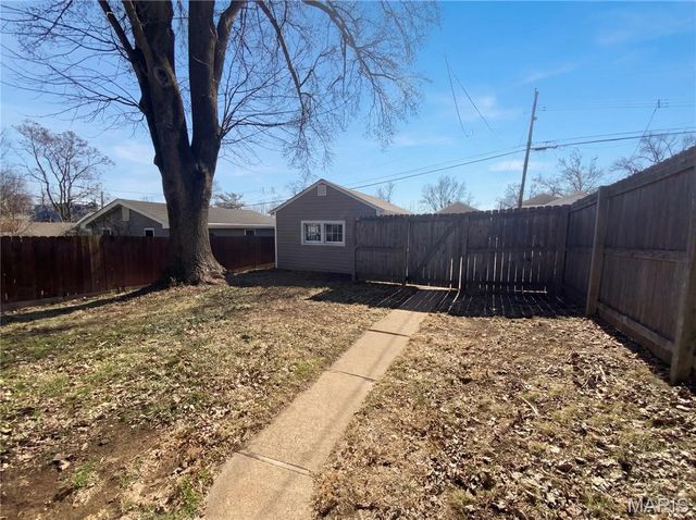 6736 Wise Avenue, St Louis, MO 63139