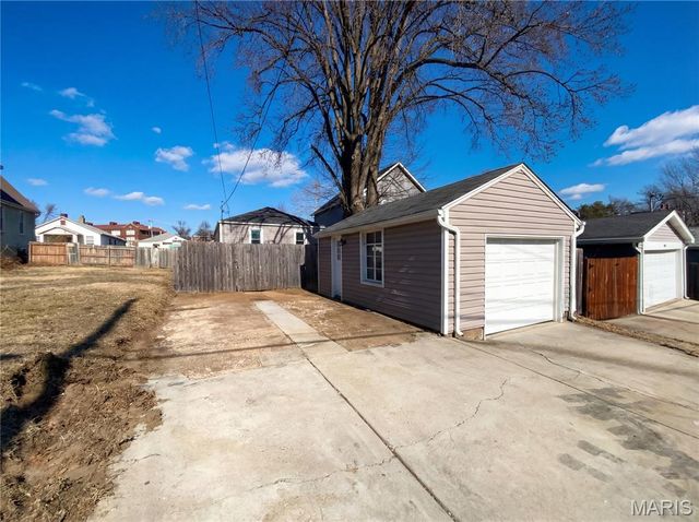 6736 Wise Avenue, St Louis, MO 63139