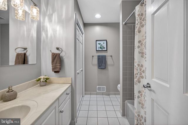 5 PROSPECT BAY DR W, Grasonville, MD 21638