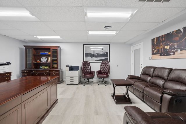 6600 W College Drive, Palos Heights, IL 60463