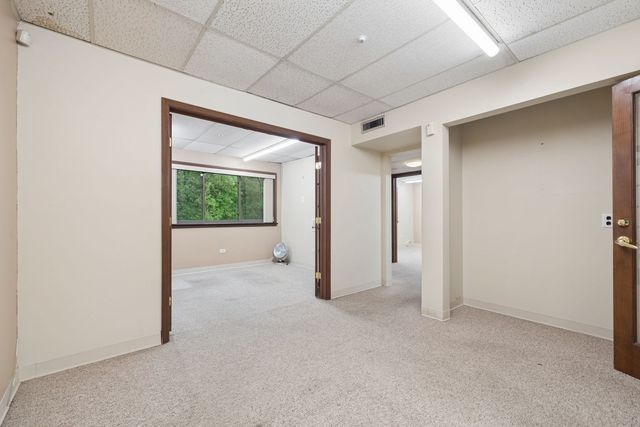 6600 W College Drive, Palos Heights, IL 60463