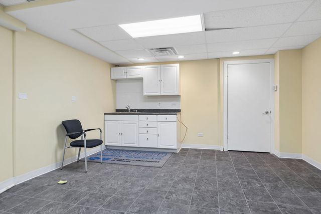 6600 W College Drive, Palos Heights, IL 60463