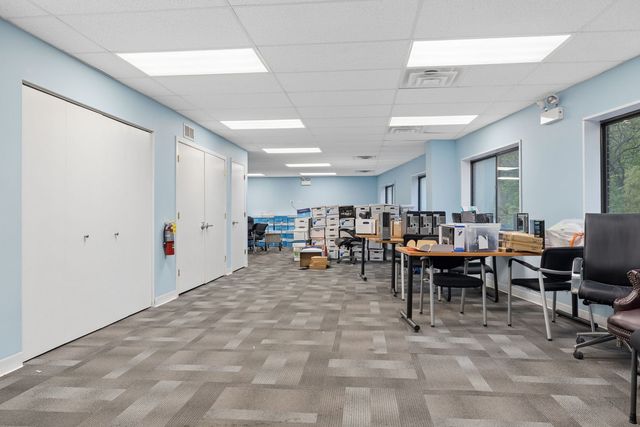 6600 W College Drive, Palos Heights, IL 60463