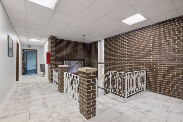6600 W College Drive, Palos Heights, IL 60463