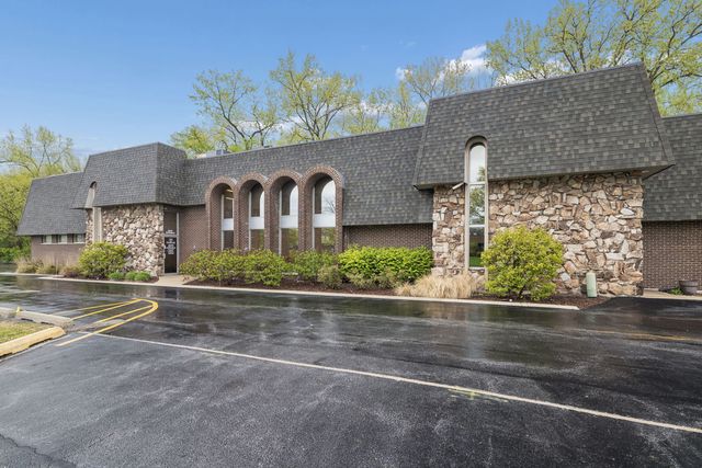 6600 W College Drive, Palos Heights, IL 60463