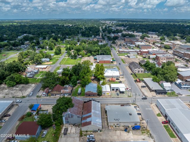 213 W 2nd Street, Crowley, LA 70526