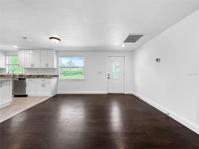 15135 PENNINGTON ROAD, Tampa, FL 33624