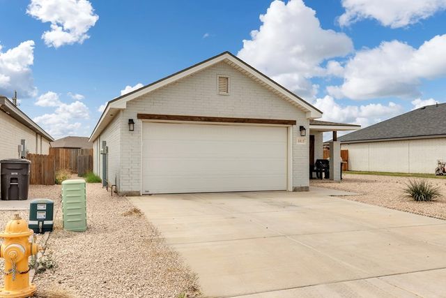 6815 Leather Ln, Midland, TX 79705