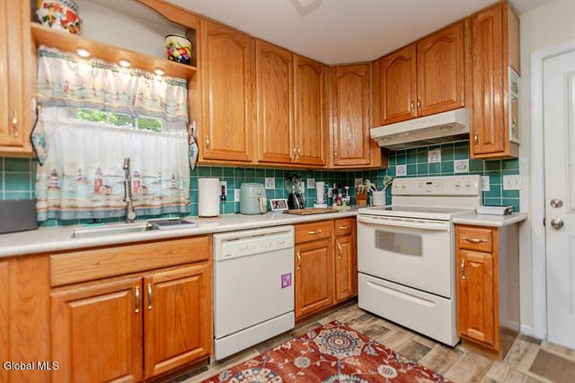 68 Fox Avenue, Colonie, NY 12304