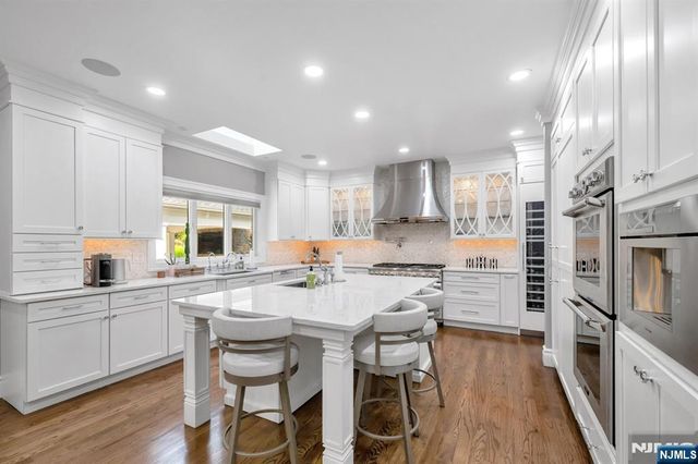 7 Brookside Drive, Upper Saddle River, NJ 07458