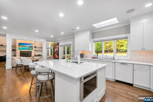 7 Brookside Drive, Upper Saddle River, NJ 07458