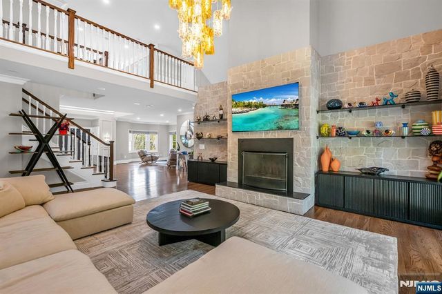 7 Brookside Drive, Upper Saddle River, NJ 07458