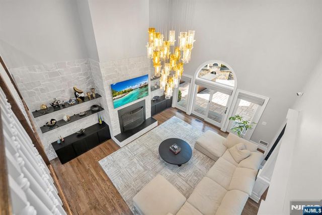 7 Brookside Drive, Upper Saddle River, NJ 07458