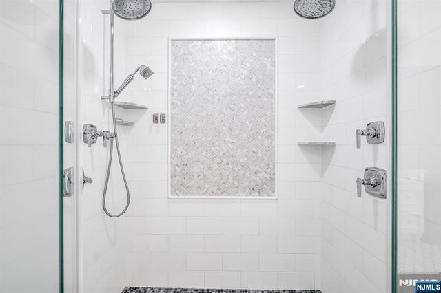 7 Brookside Drive, Upper Saddle River, NJ 07458